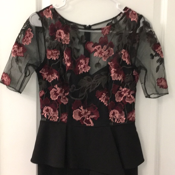 Formal floral floor length gown - Picture 2 of 9